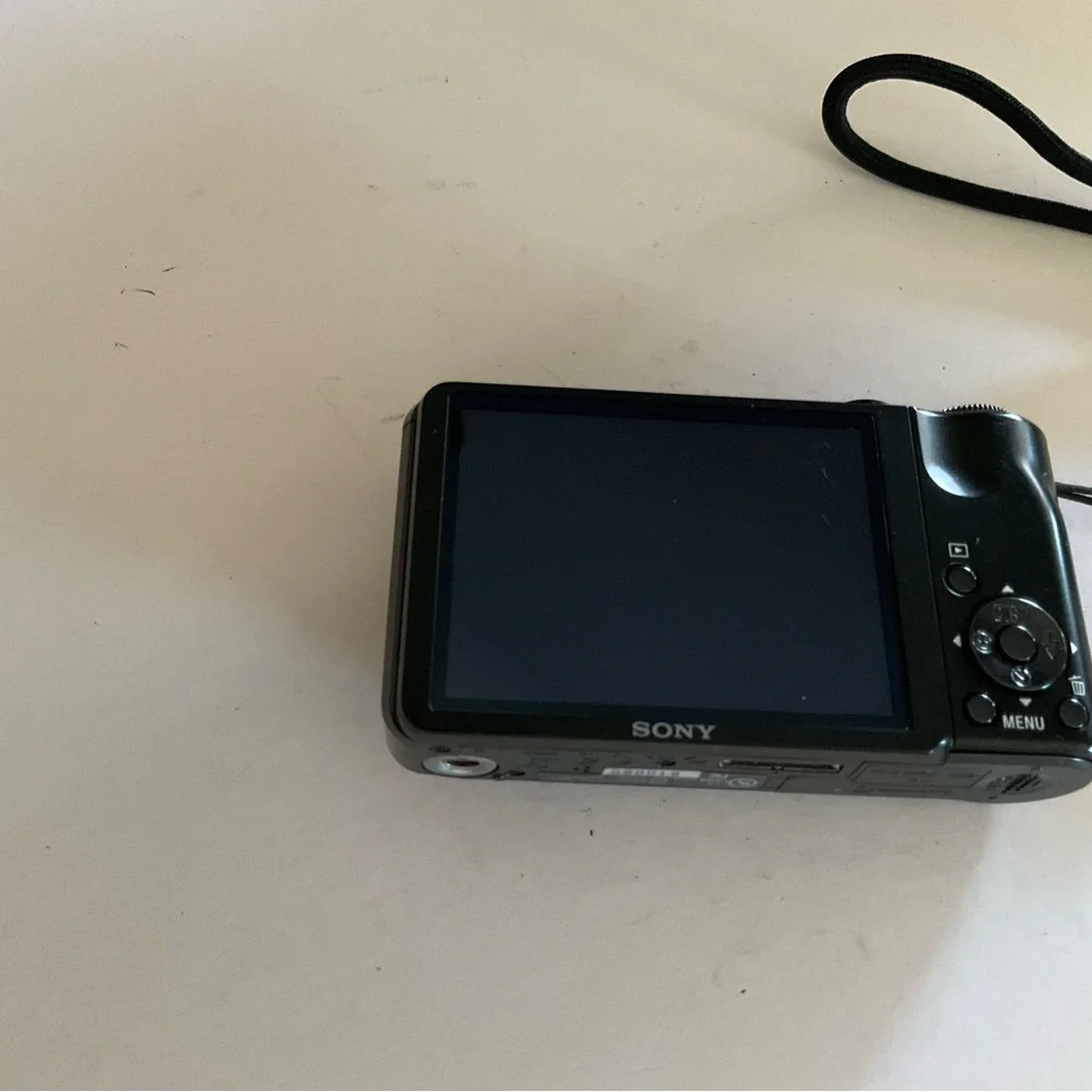 Sony Cyber-shot DSC-H55 Black Camera Set with Accessories - Picture 5 of 11